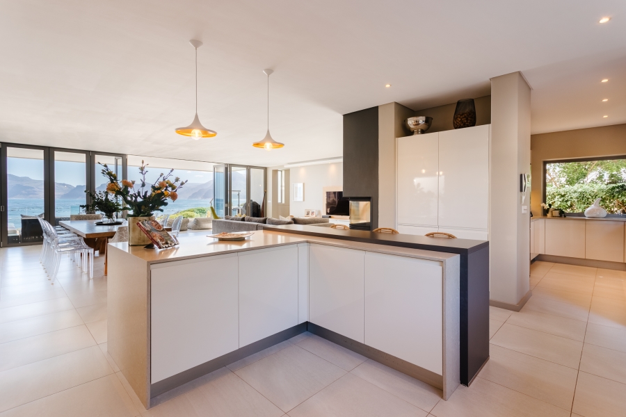 4 Bedroom Property for Sale in Kommetjie Western Cape